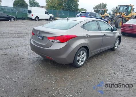 2013 Hyundai Elantra Gls z USA, uszkodzony, nr VIN 5NPDH4AE3DH447555